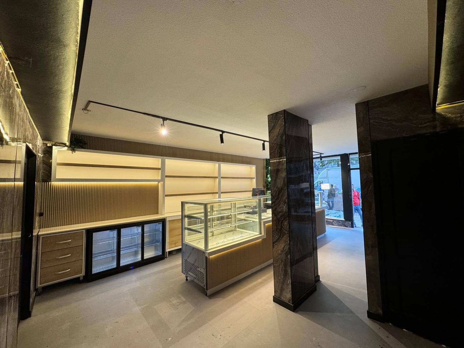 Tugra Baklava, 10